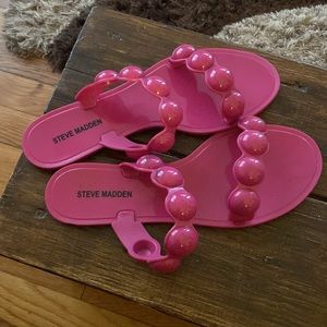 Steve Madden, new, purple, pyramid studs, barely there heel, slides
Size: 9
